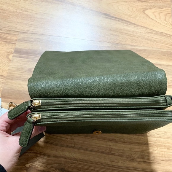 Street Level - Green Leather Crossbody Bag - Picture 4 of 8